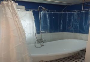 Governor's Home Lower Bath